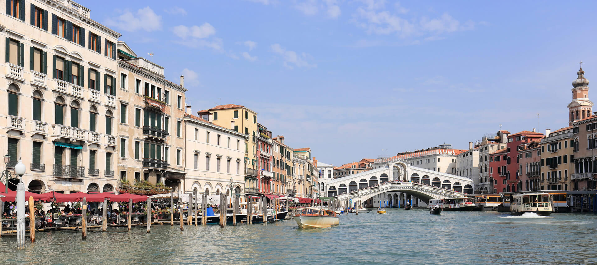 Venedig im Herbst mit der Rialto-Brücke
